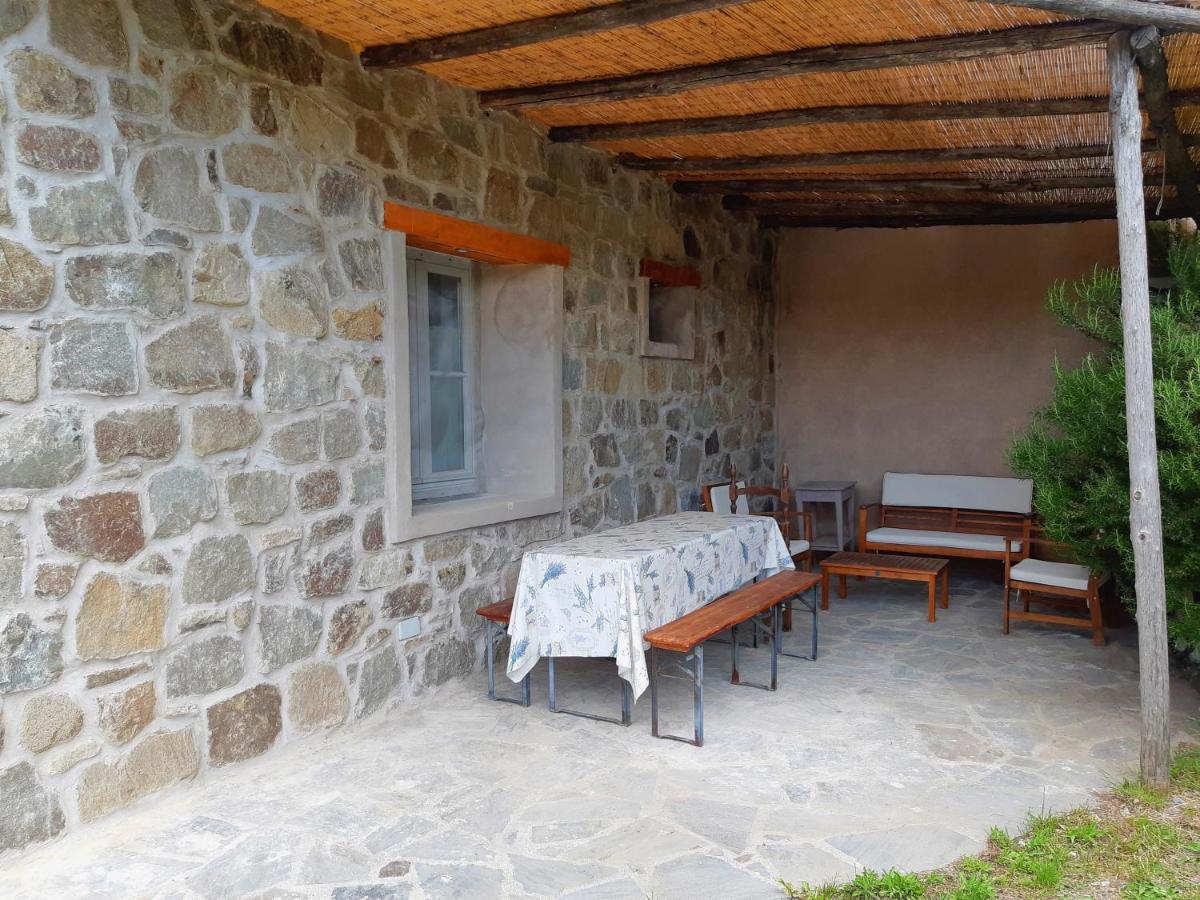 Agriturismo Di Charme E Ristorante Stallato Il Filo Di Paglia Carro Extérieur photo