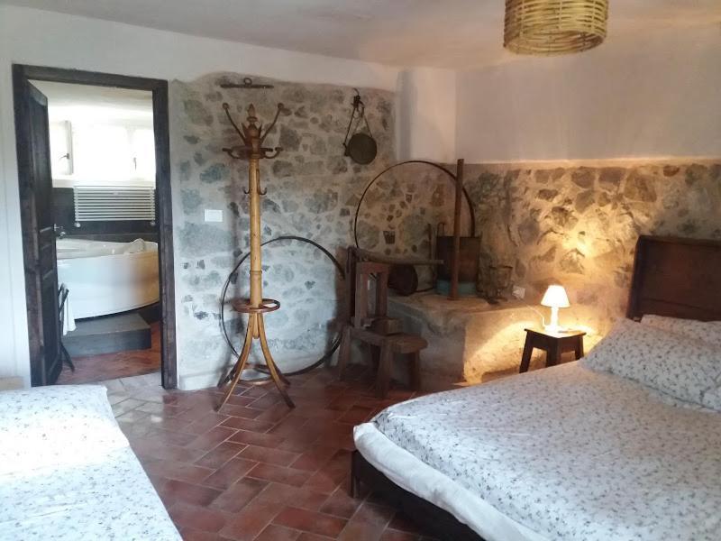 Agriturismo Di Charme E Ristorante Stallato Il Filo Di Paglia Carro Extérieur photo